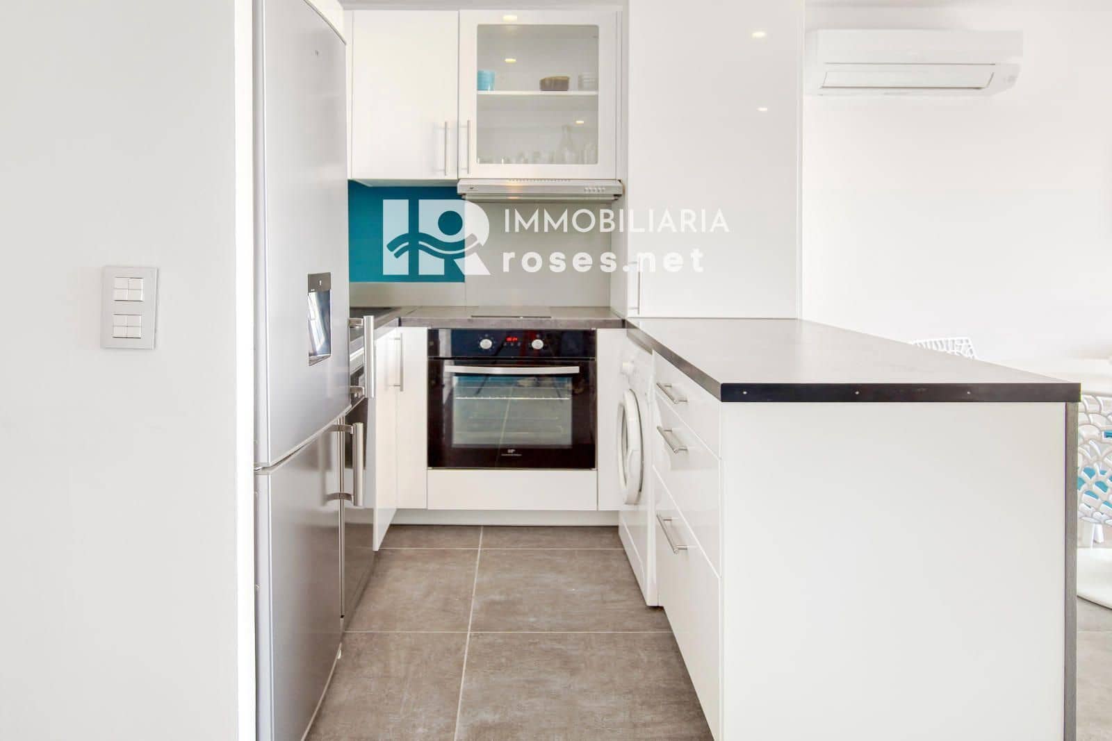 1 bedroom Flat for sale in Roses - € 399,000 (Ref: 9696655)