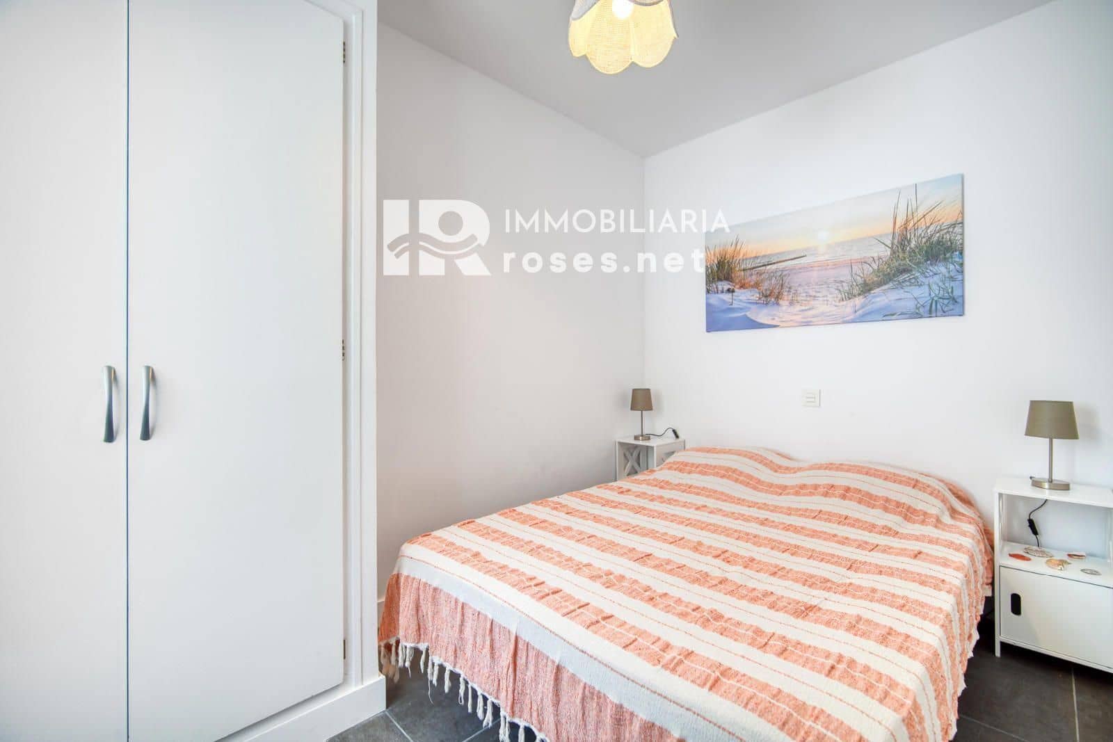 1 bedroom Flat for sale in Roses - € 399,000 (Ref: 9696655)