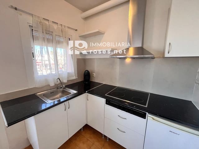 1 slaapkamer Flat te koop in Empuriabrava, Castelló d'Empúries met zwembad - € 135.000 (Ref: 9702437)