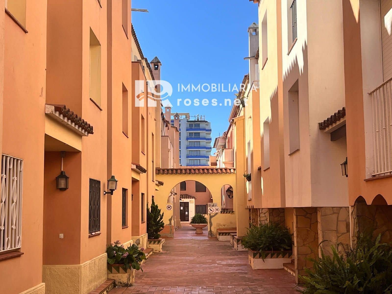 1 slaapkamer Flat te koop in Empuriabrava met zwembad - € 135.000 (Ref: 9702437)