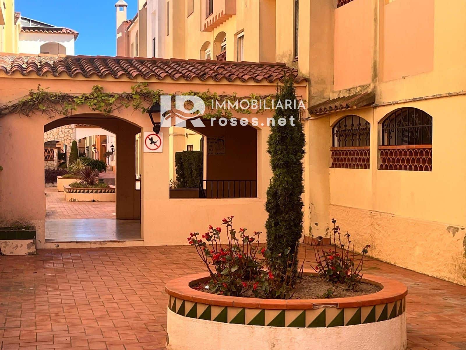 1 slaapkamer Flat te koop in Empuriabrava met zwembad - € 135.000 (Ref: 9702437)