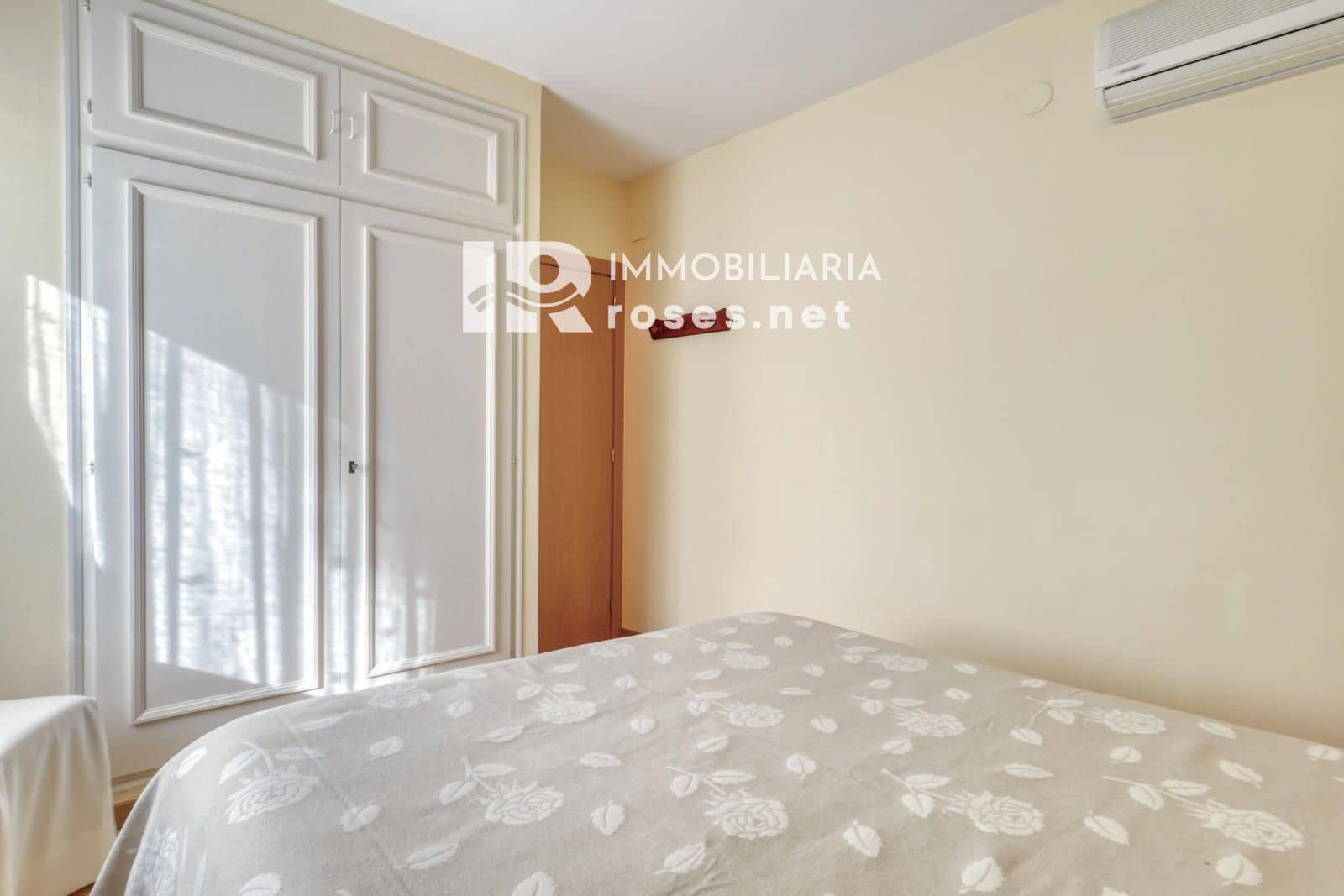 2 bedroom Flat for sale in Roses - € 295,000 (Ref: 9702438)