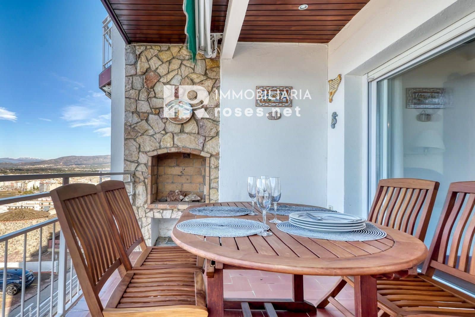 2 bedroom Flat for sale in Roses - € 295,000 (Ref: 9702438)