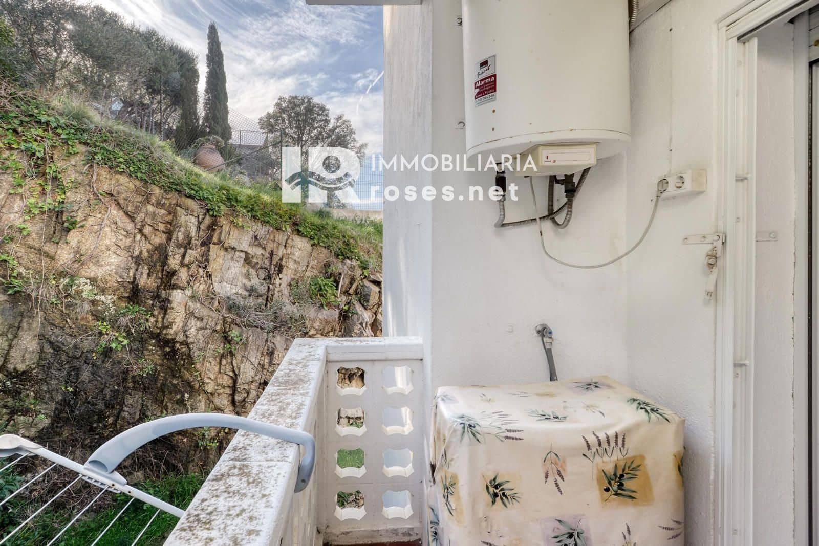 2 bedroom Flat for sale in Roses - € 295,000 (Ref: 9702438)