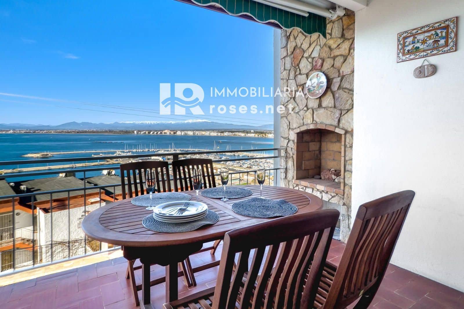 2 bedroom Flat for sale in Roses - € 295,000 (Ref: 9702438)