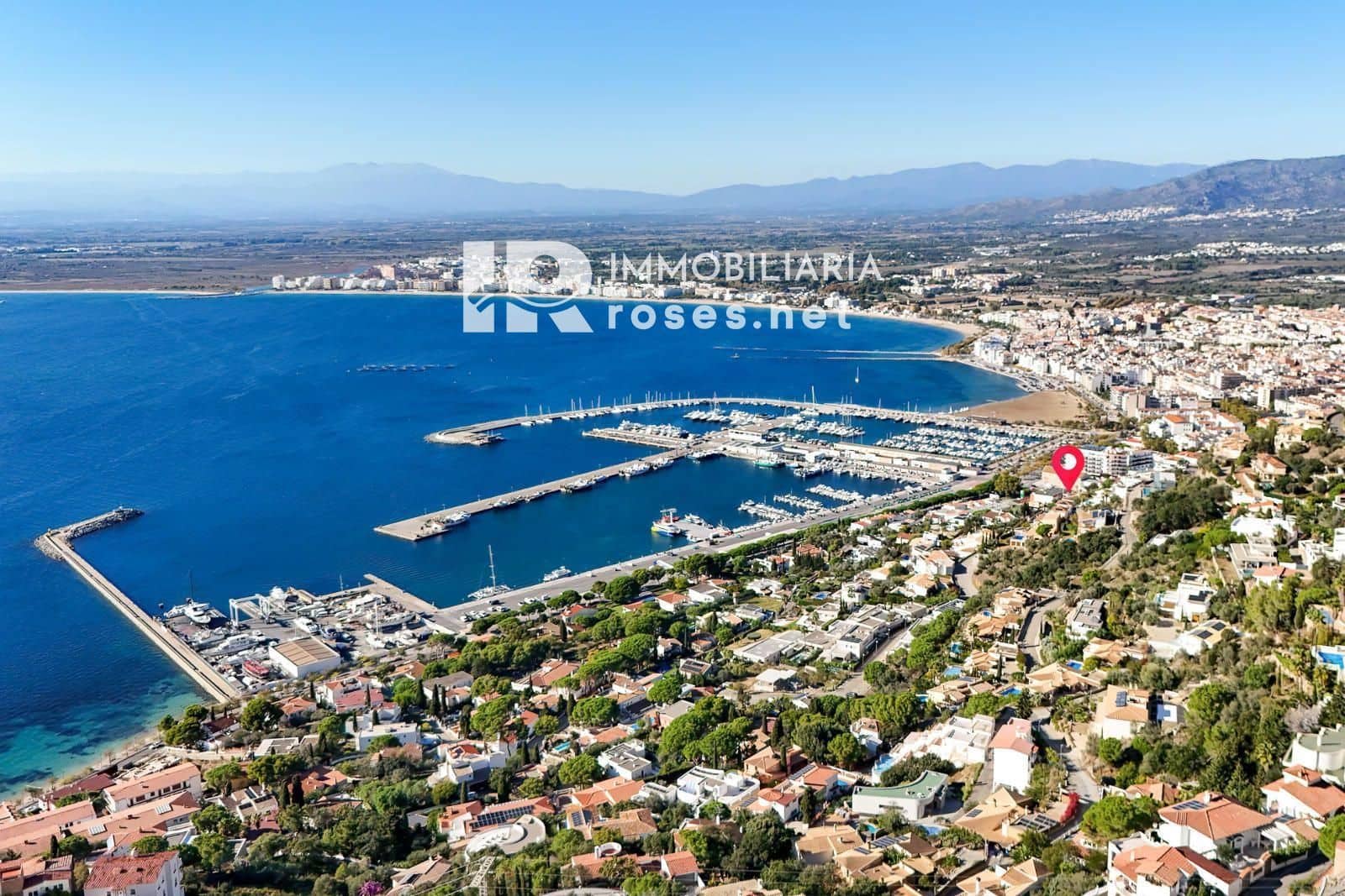 2 bedroom Flat for sale in Roses - € 295,000 (Ref: 9702438)