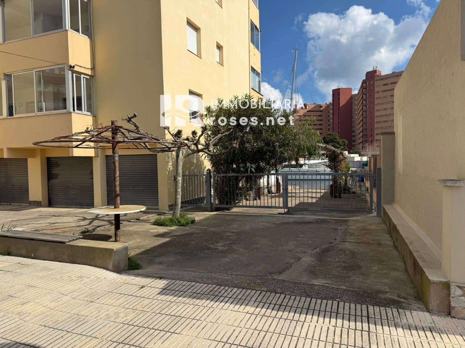 Garage for sale in Santa Margarida - € 150,000 (Ref: 9713271)
