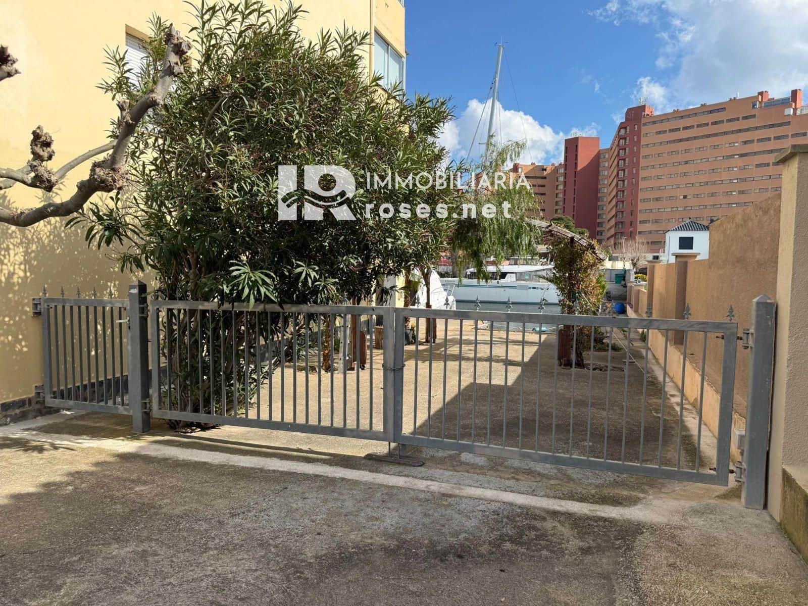 Garage for sale in Santa Margarida - € 150,000 (Ref: 9713271)