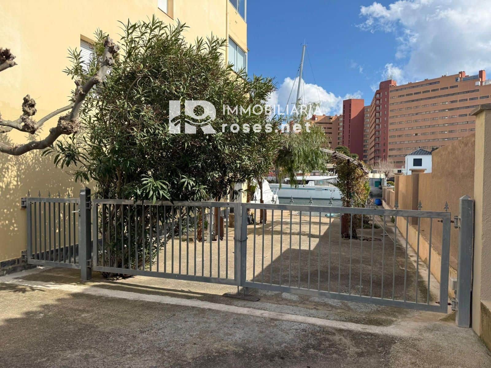 Garage for sale in Santa Margarida - € 150,000 (Ref: 9713271)