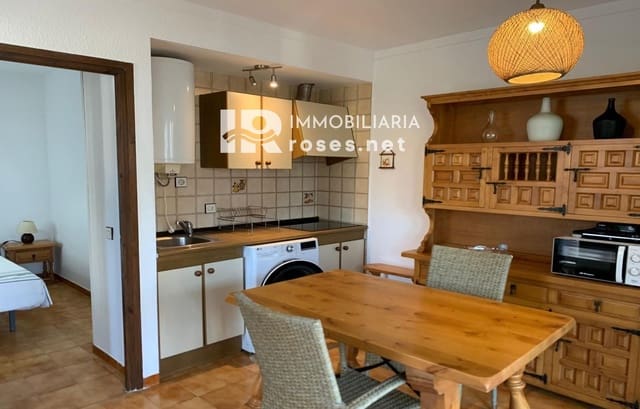 1 makuuhuone Asunto myytävänä paikassa Roses mukana uima-altaan - 139 000 € (Ref: 9713272)