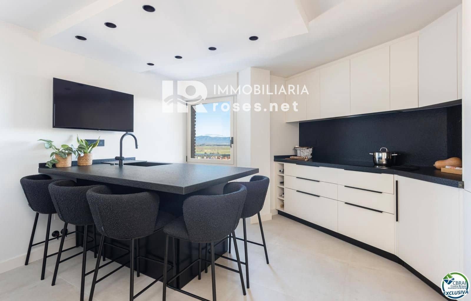 4 bedroom Flat for sale in Figueres - € 523,000 (Ref: 9715372)