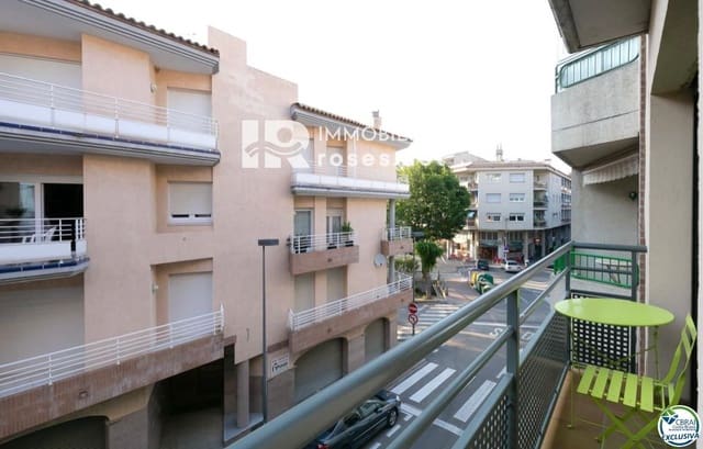 Piso de 3 habitaciones en Roses en venta - 439.000 € (Ref: 9768981)
