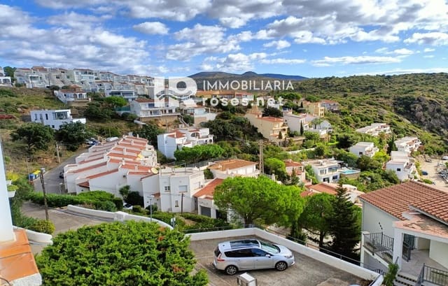 2 slaapkamer Flat te koop in Roses met garage - € 295.000 (Ref: 9768983)