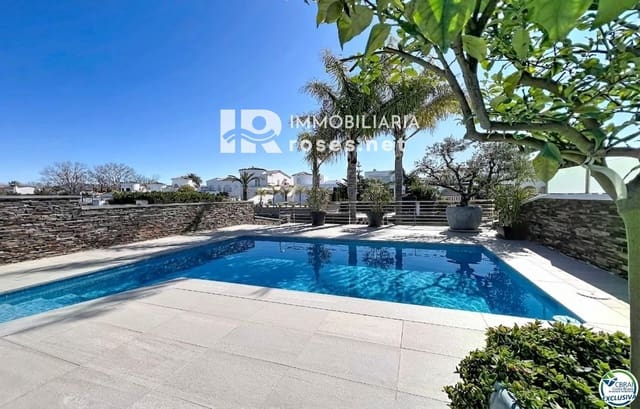 3 soveværelse Villa til salg i Empuriabrava, Castelló d'Empúries med swimmingpool garage - € 930.000 (Ref: 9768984)