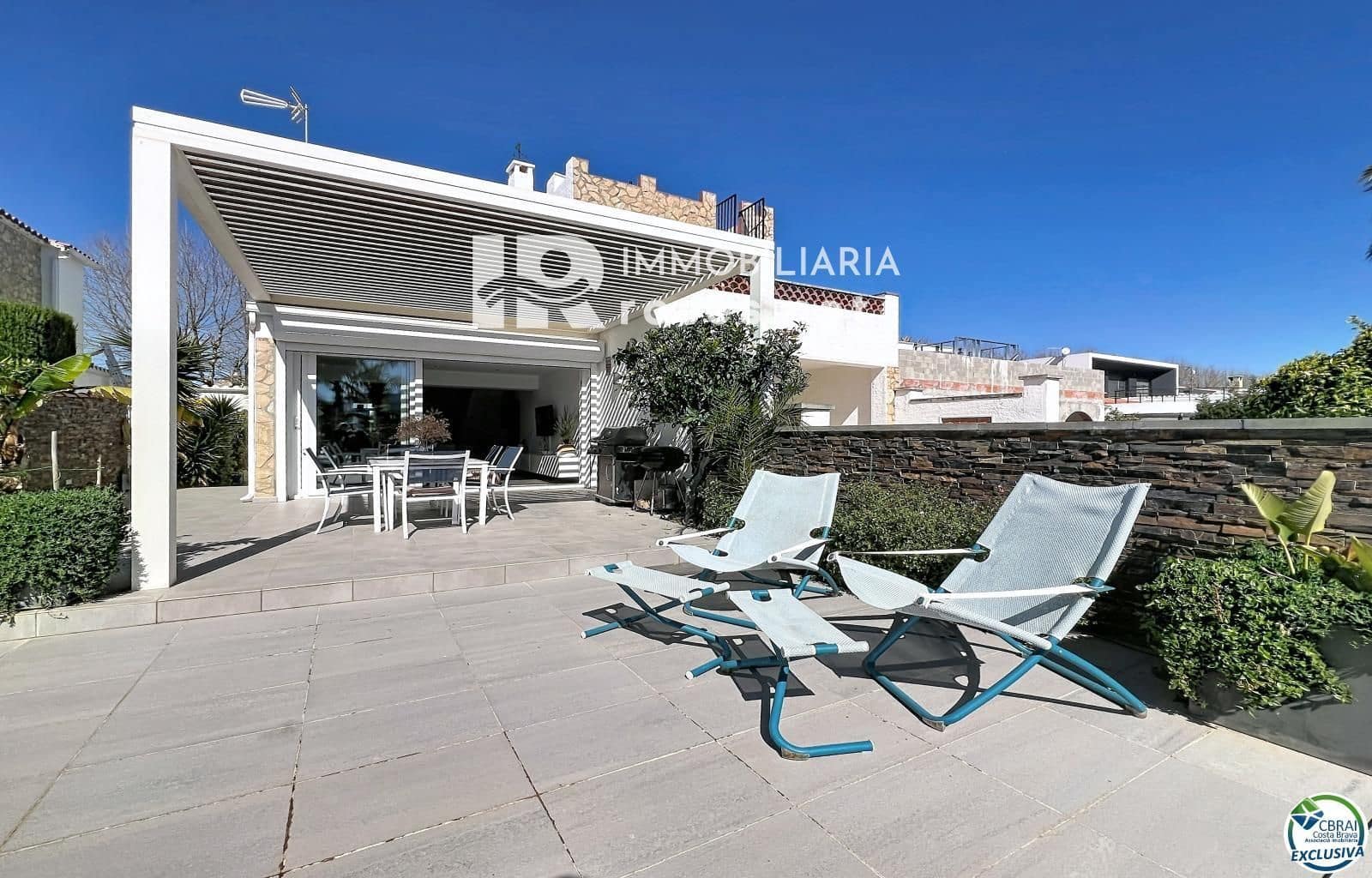 3 soveværelse Villa til salg i Empuriabrava med swimmingpool garage - € 930.000 (Ref: 9768984)