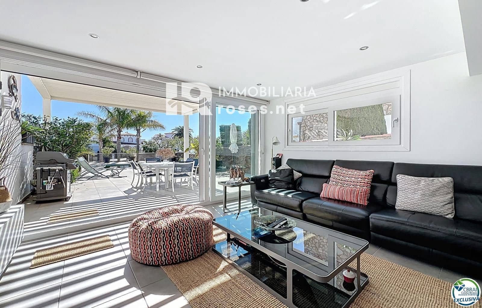 3 soveværelse Villa til salg i Empuriabrava med swimmingpool garage - € 930.000 (Ref: 9768984)