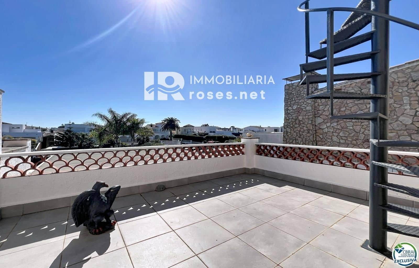 3 soveværelse Villa til salg i Empuriabrava med swimmingpool garage - € 930.000 (Ref: 9768984)