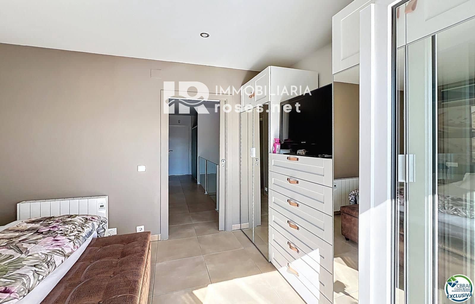 3 soveværelse Villa til salg i Empuriabrava med swimmingpool garage - € 930.000 (Ref: 9768984)