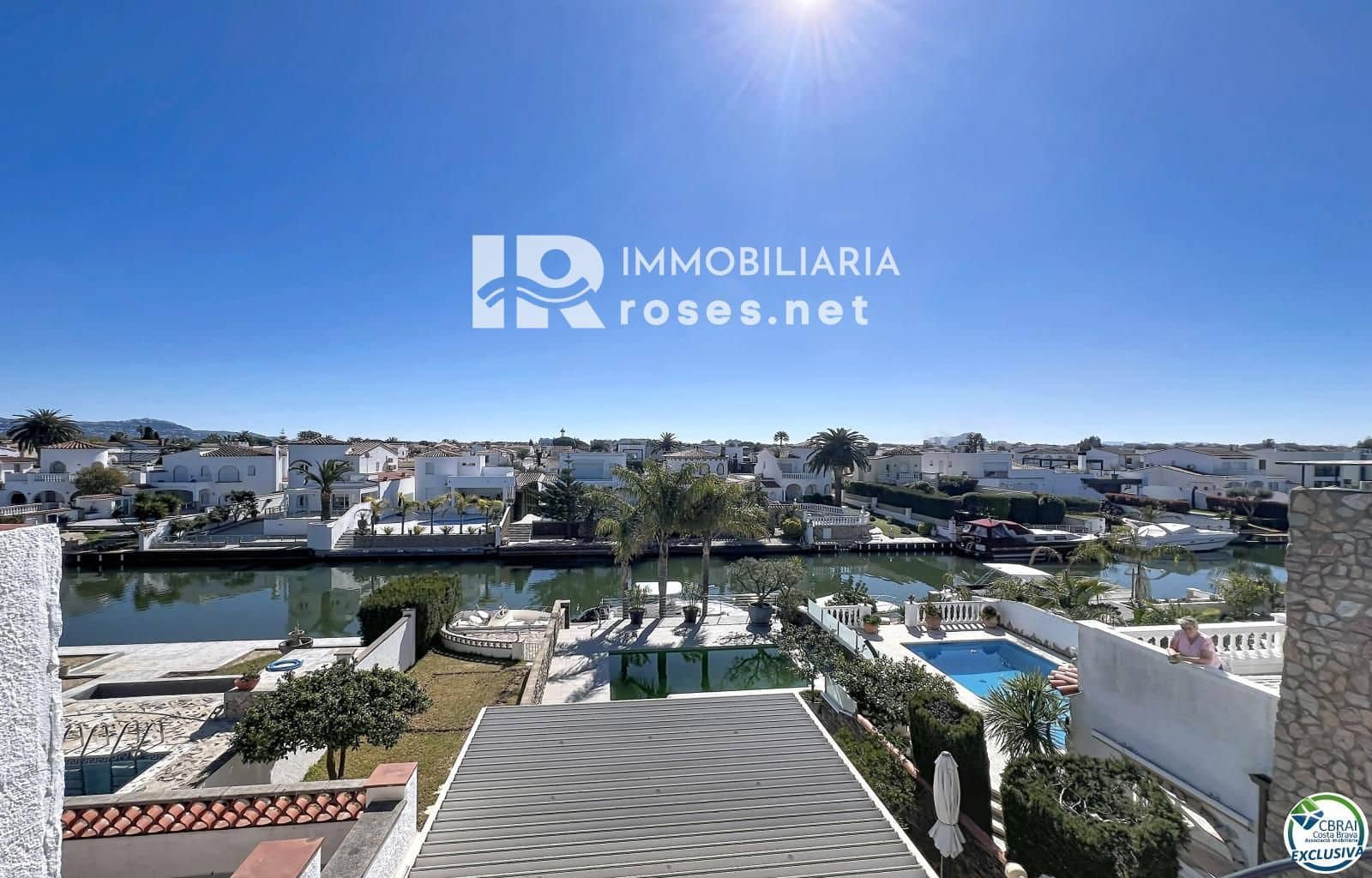 3 soveværelse Villa til salg i Empuriabrava med swimmingpool garage - € 930.000 (Ref: 9768984)