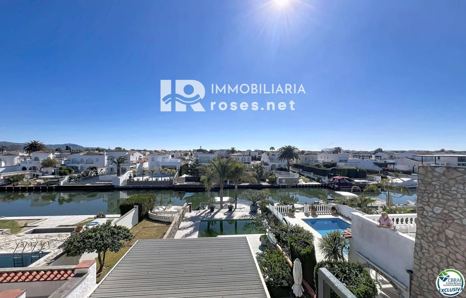 3 soveværelse Villa til salg i Empuriabrava med swimmingpool garage - € 930.000 (Ref: 9768984)