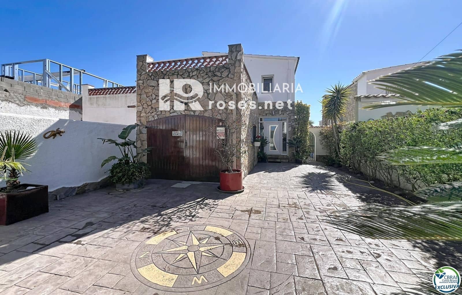 3 soveværelse Villa til salg i Empuriabrava med swimmingpool garage - € 930.000 (Ref: 9768984)