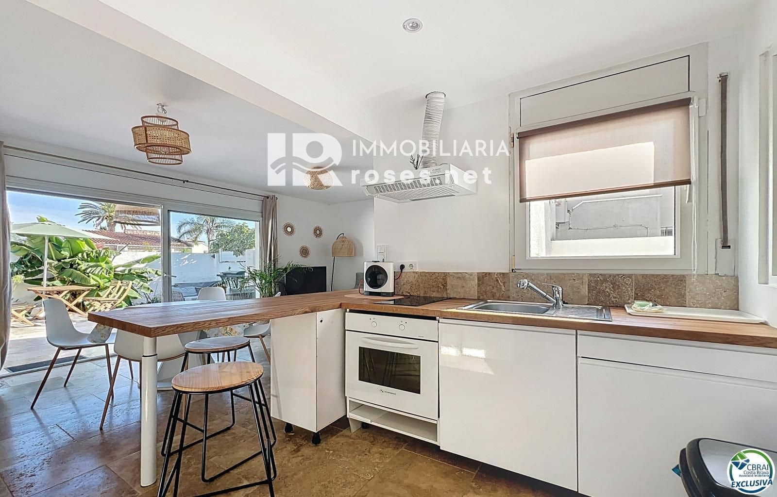 2 soveværelse Villa til salg i Empuriabrava med swimmingpool garage - € 385.000 (Ref: 9768987)