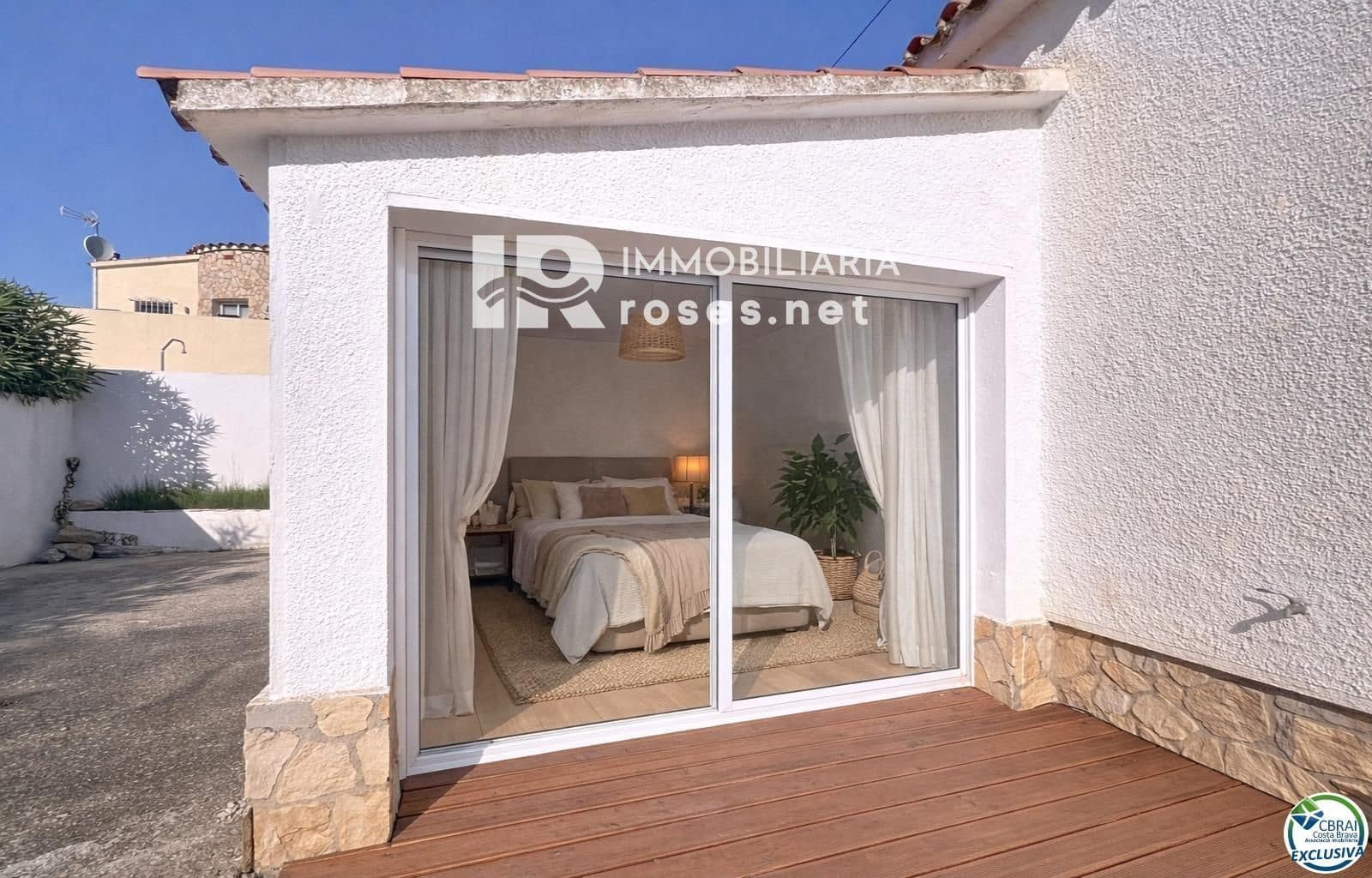 2 soveværelse Villa til salg i Empuriabrava med swimmingpool garage - € 385.000 (Ref: 9768987)