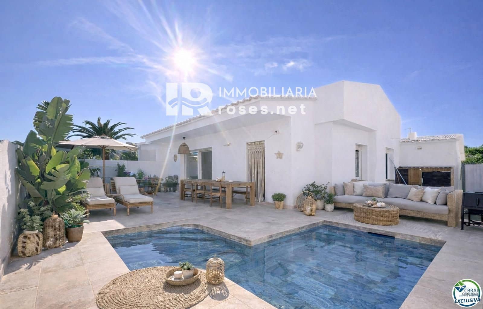 2 soveværelse Villa til salg i Empuriabrava med swimmingpool garage - € 385.000 (Ref: 9768987)