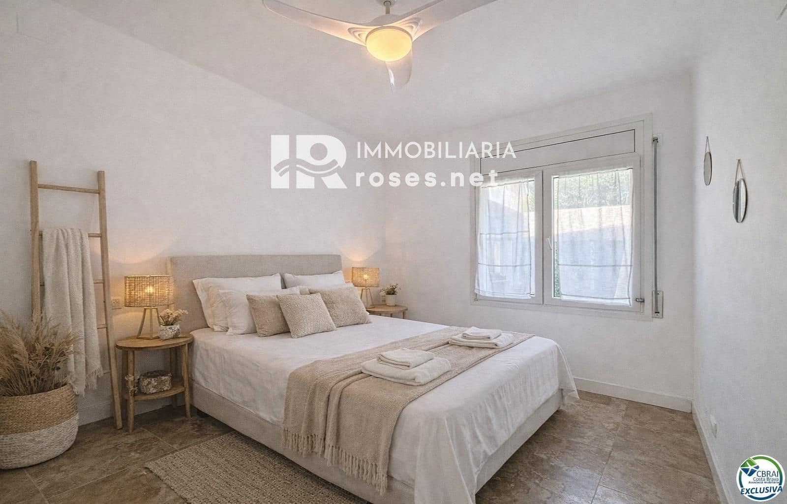 2 soveværelse Villa til salg i Empuriabrava med swimmingpool garage - € 385.000 (Ref: 9768987)