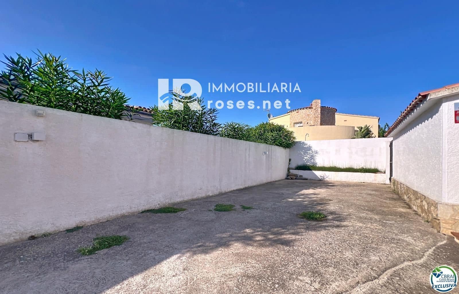 2 soveværelse Villa til salg i Empuriabrava med swimmingpool garage - € 385.000 (Ref: 9768987)