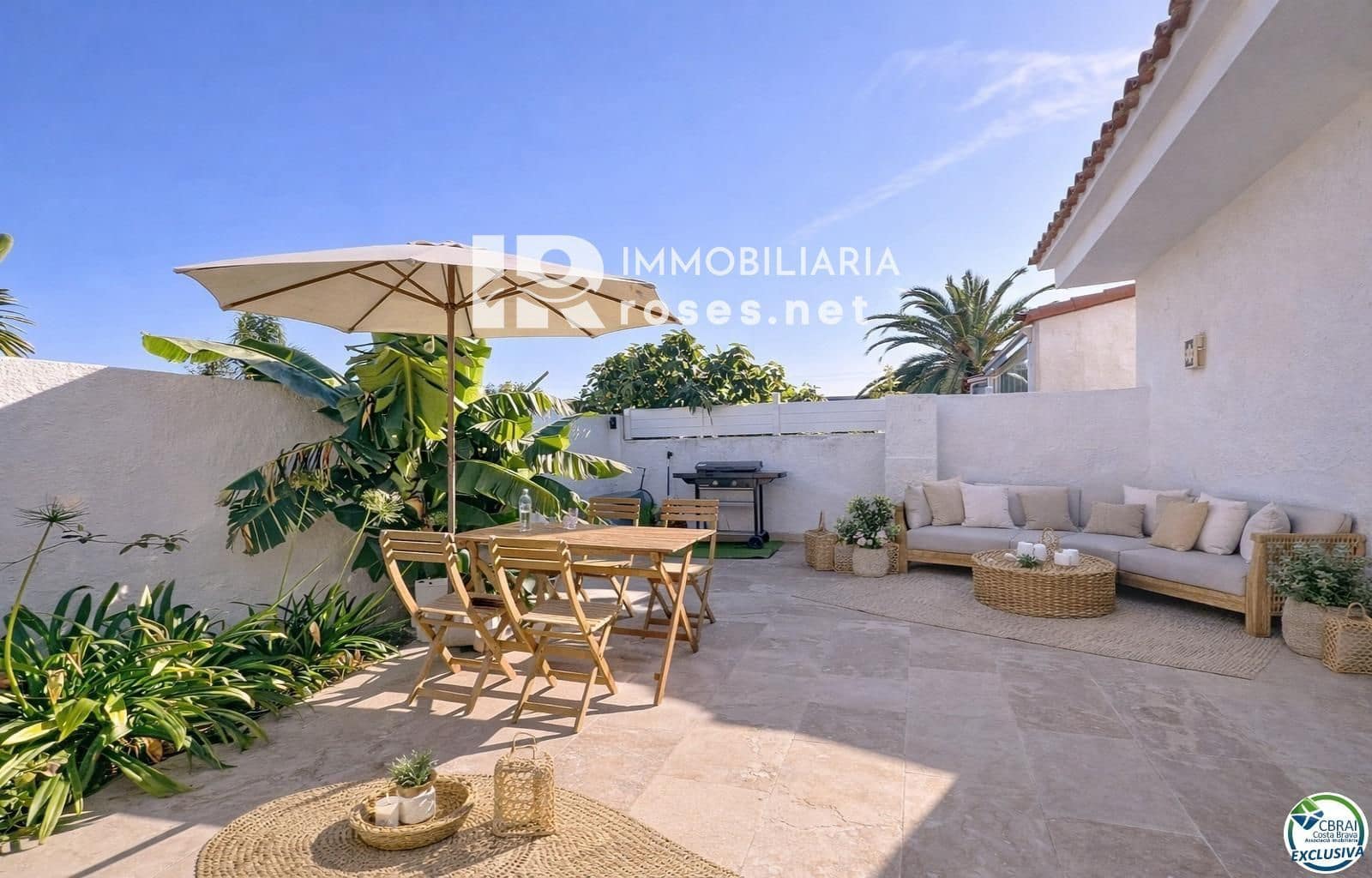 2 soveværelse Villa til salg i Empuriabrava med swimmingpool garage - € 385.000 (Ref: 9768987)
