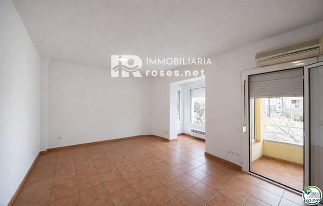 3 slaapkamer Flat te koop in Roses - € 235.000 (Ref: 9768989)