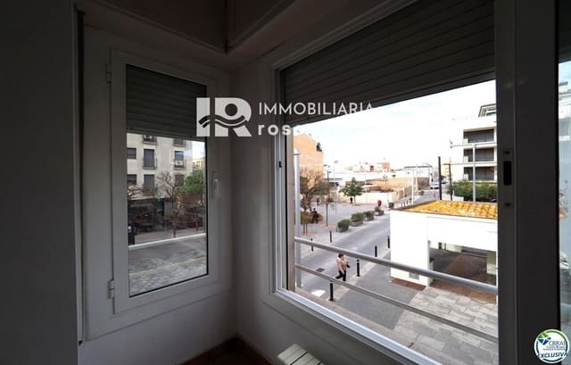 3 slaapkamer Flat te koop in Roses - € 235.000 (Ref: 9768989)