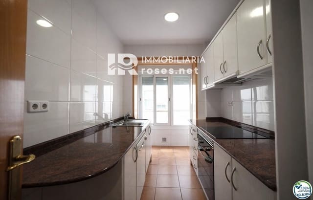 3 slaapkamer Flat te koop in Roses - € 235.000 (Ref: 9768989)