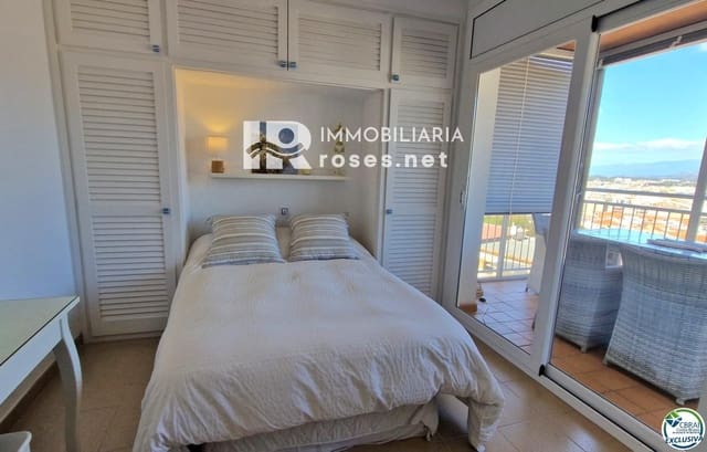 2 slaapkamer Flat te koop in Roses - € 235.000 (Ref: 9779081)
