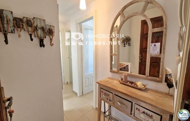 2 slaapkamer Flat te koop in Roses - € 235.000 (Ref: 9779081)