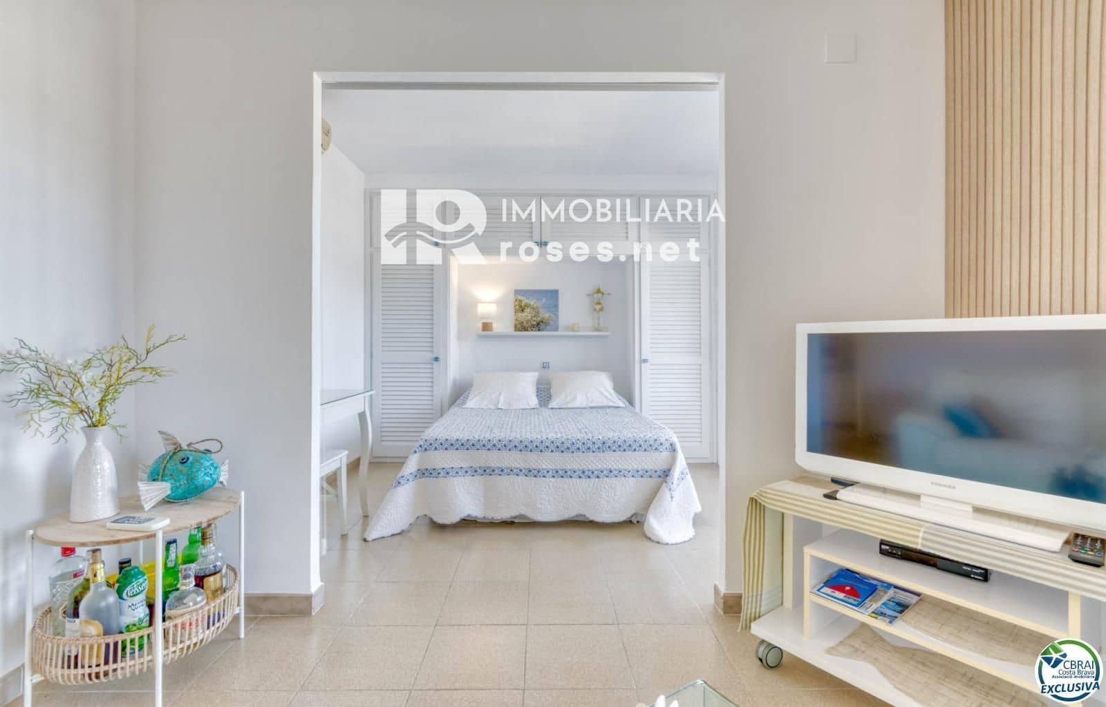 2 bedroom Flat for sale in Roses - € 235,000 (Ref: 9779081)