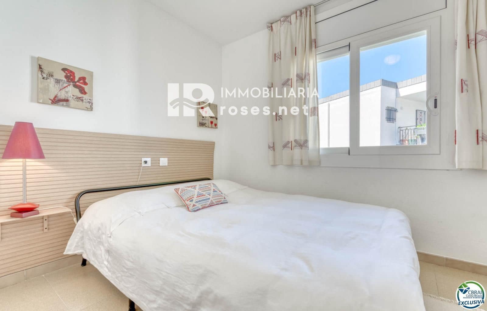 2 bedroom Flat for sale in Roses - € 235,000 (Ref: 9779081)