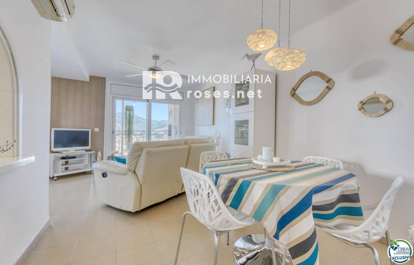 2 bedroom Flat for sale in Roses - € 235,000 (Ref: 9779081)