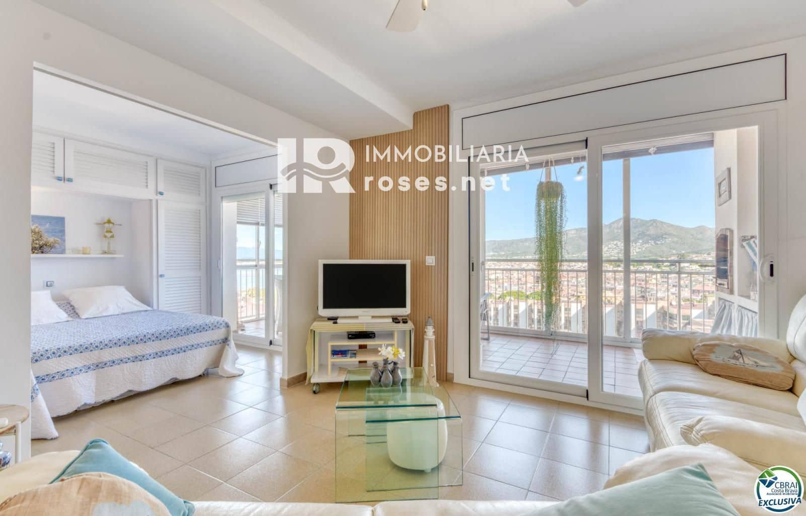 2 bedroom Flat for sale in Roses - € 235,000 (Ref: 9779081)