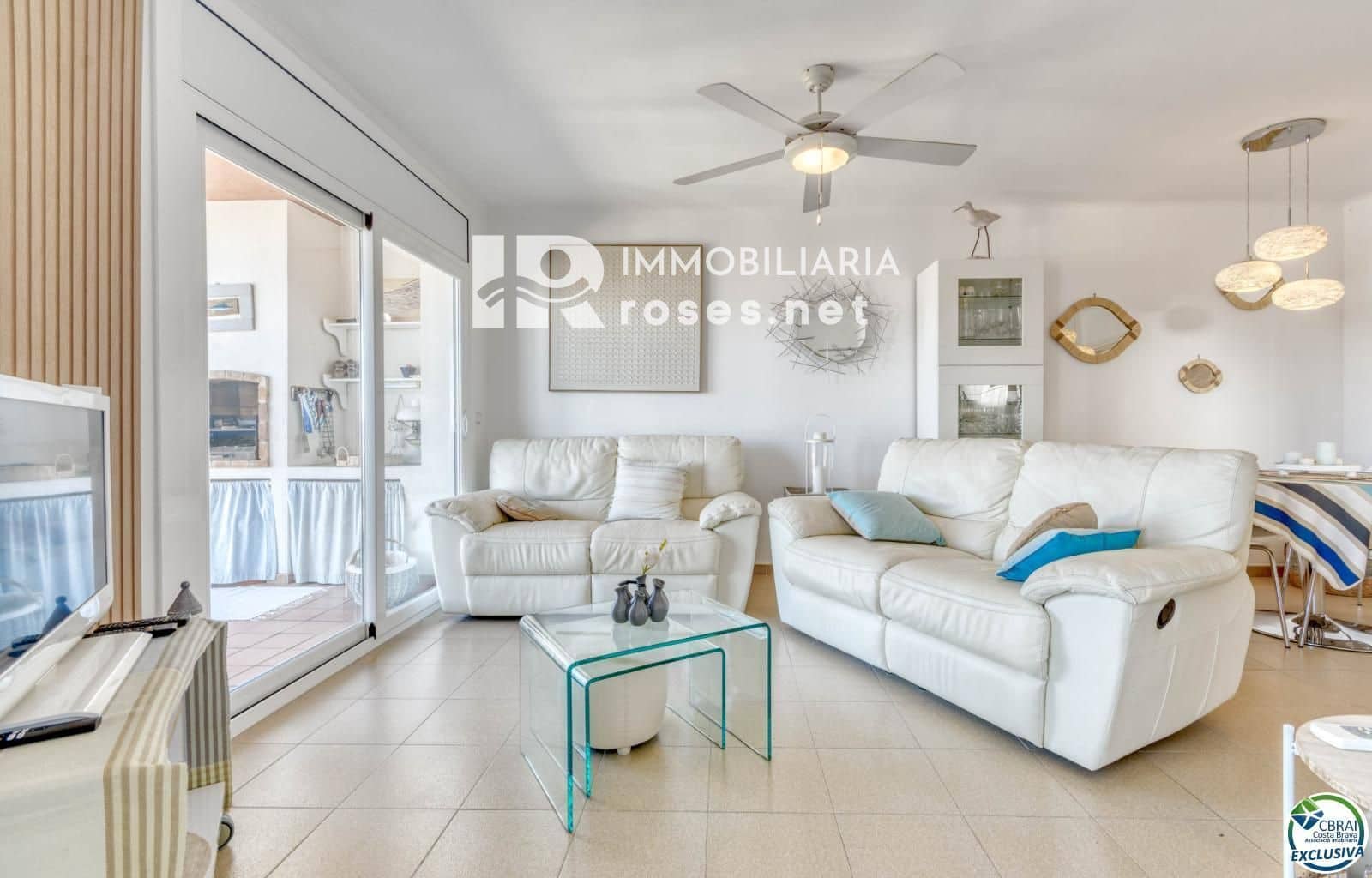 2 bedroom Flat for sale in Roses - € 235,000 (Ref: 9779081)