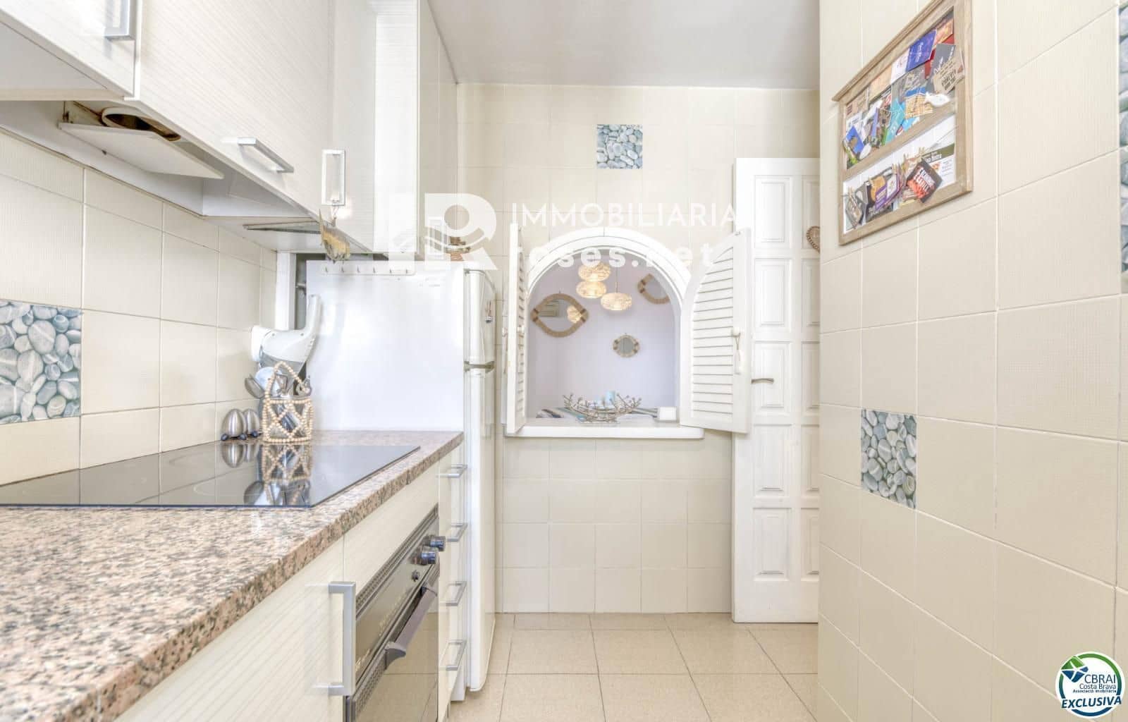 2 bedroom Flat for sale in Roses - € 235,000 (Ref: 9779081)