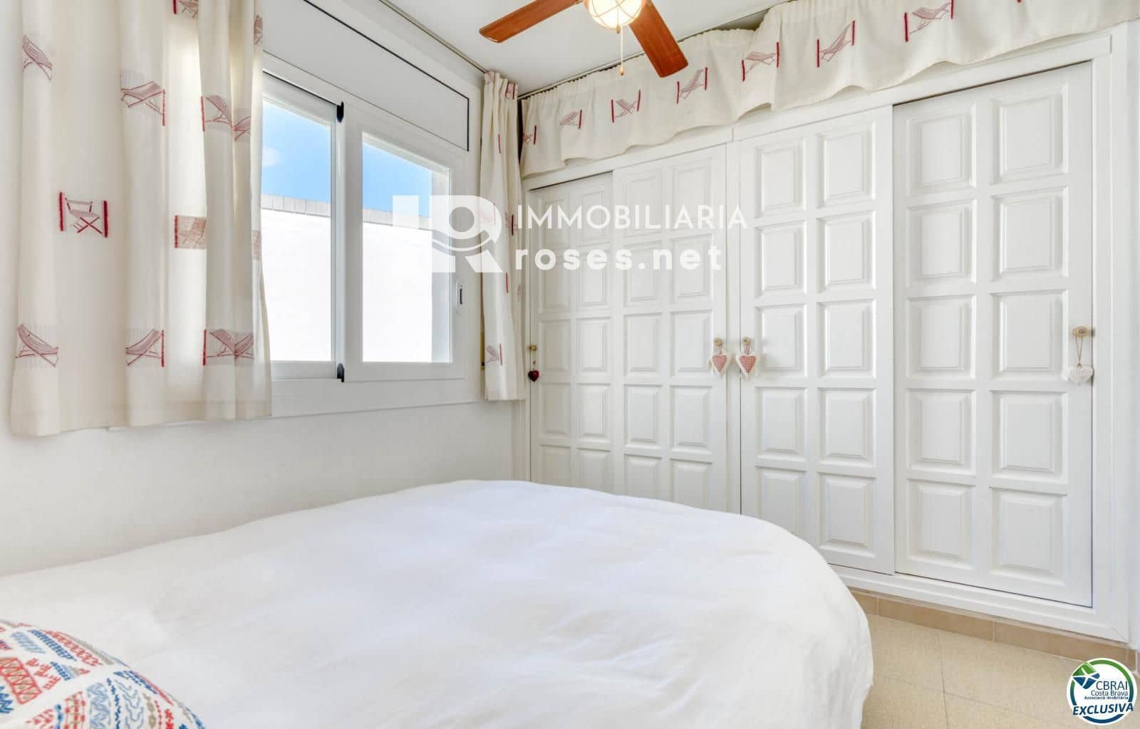 2 bedroom Flat for sale in Roses - € 235,000 (Ref: 9779081)