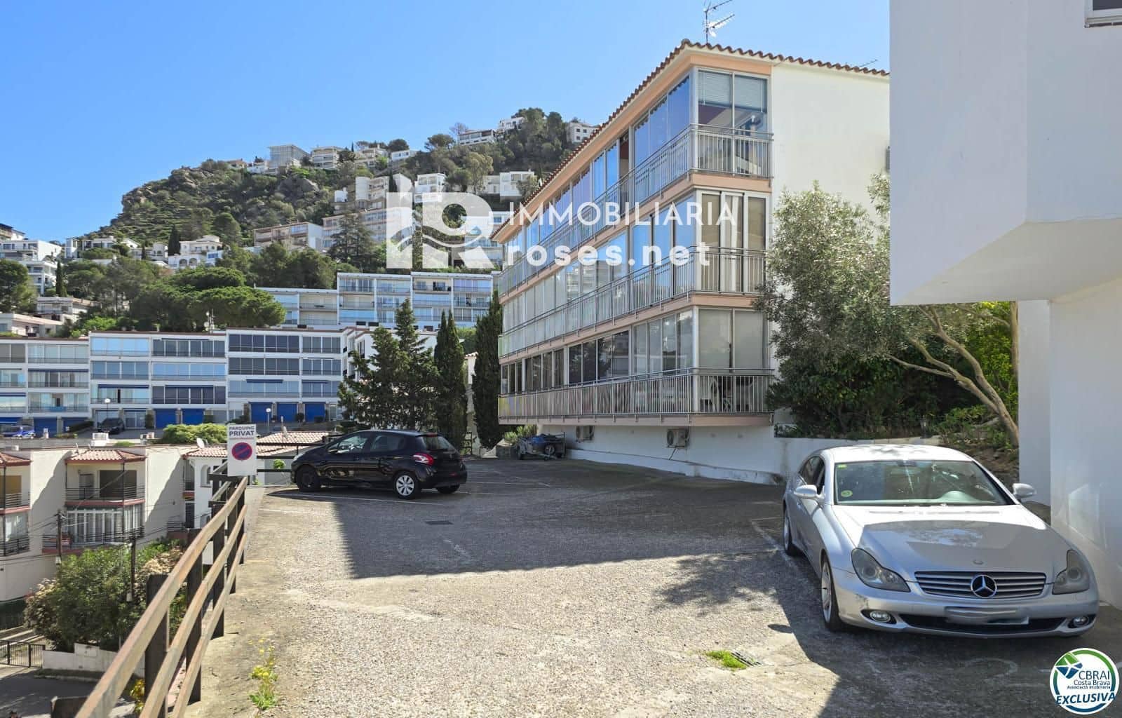 2 bedroom Flat for sale in Roses - € 235,000 (Ref: 9779081)