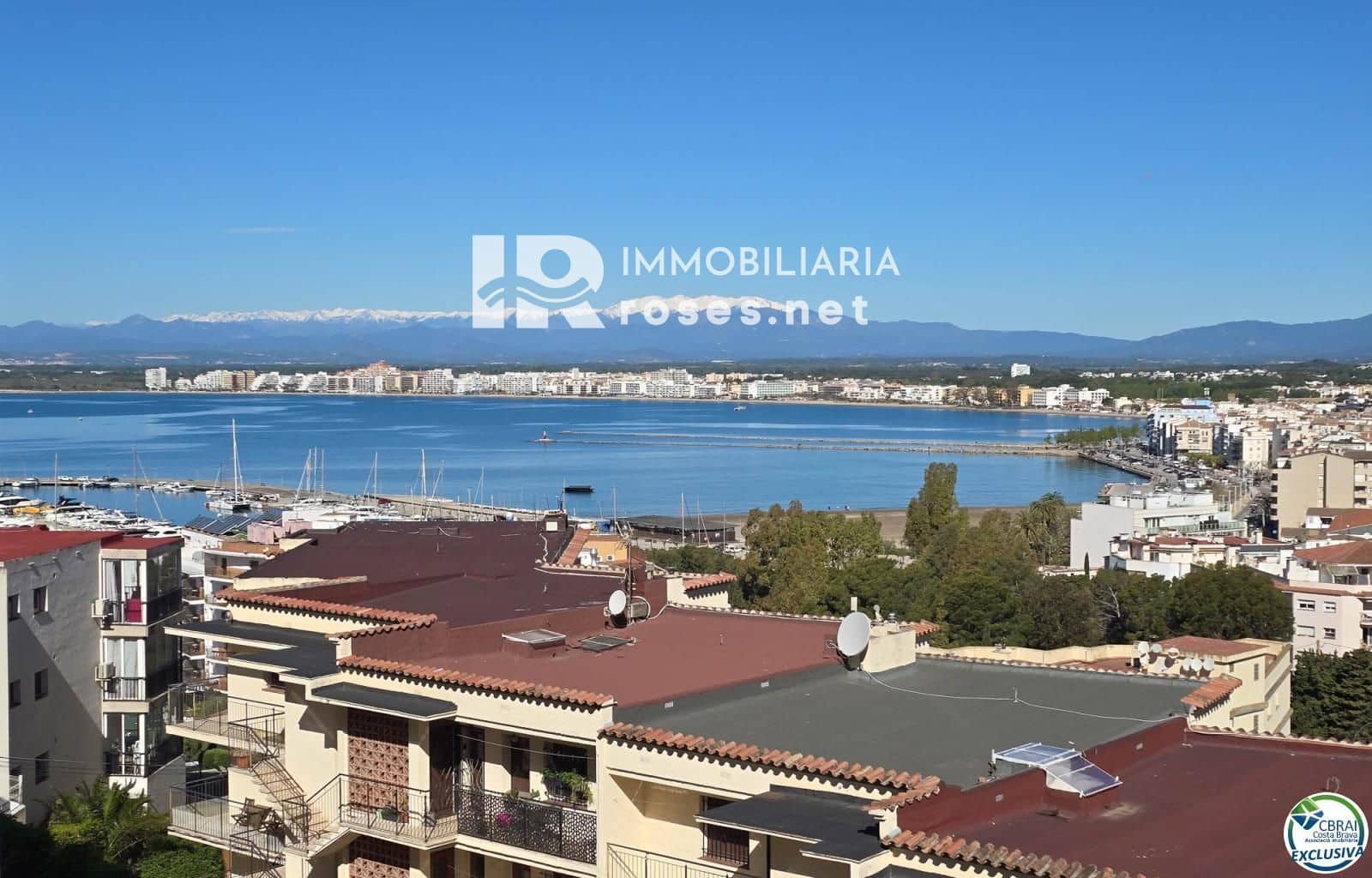 2 bedroom Flat for sale in Roses - € 235,000 (Ref: 9779081)