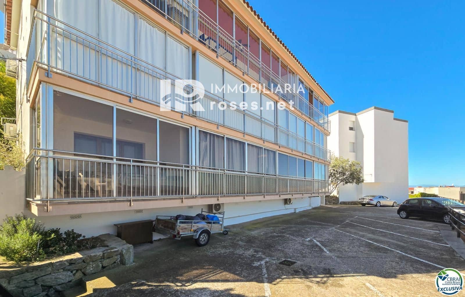 2 bedroom Flat for sale in Roses - € 235,000 (Ref: 9779081)