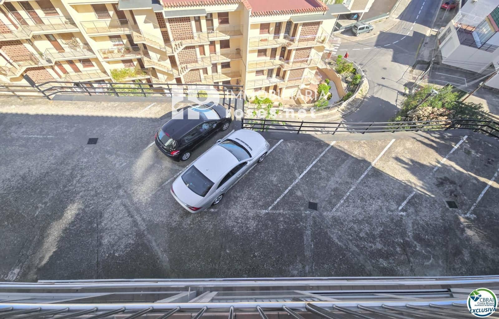 2 bedroom Flat for sale in Roses - € 235,000 (Ref: 9779081)