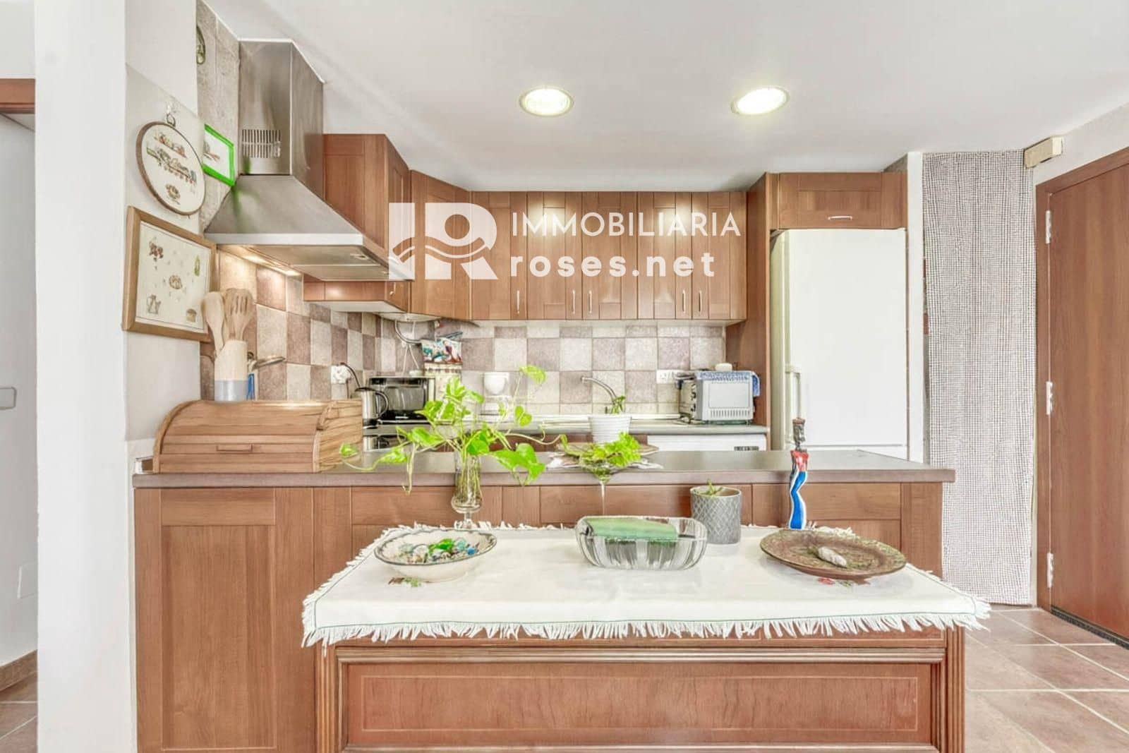 2 slaapkamer Flat te koop in Roses met zwembad - € 266.000 (Ref: 9779082)