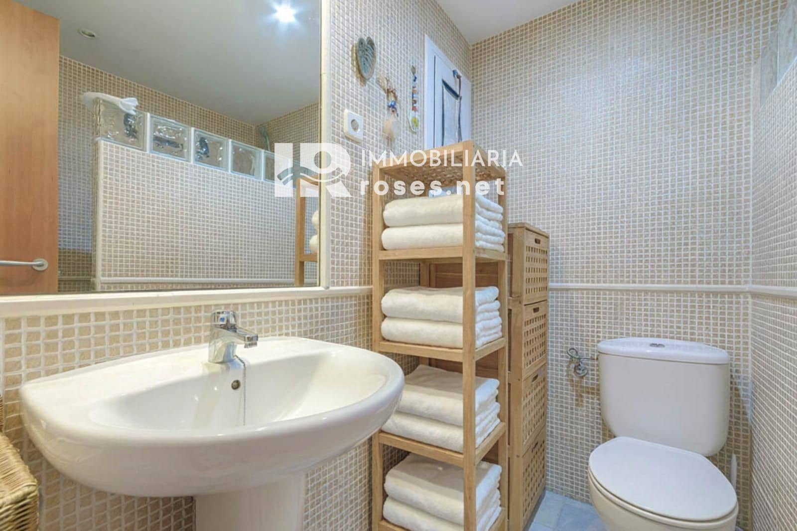 2 slaapkamer Flat te koop in Roses met zwembad - € 266.000 (Ref: 9779082)