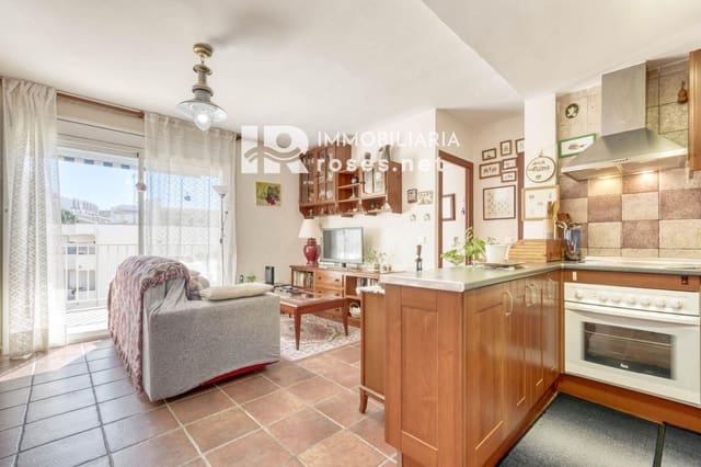 2 slaapkamer Flat te koop in Roses met zwembad - € 266.000 (Ref: 9779082)